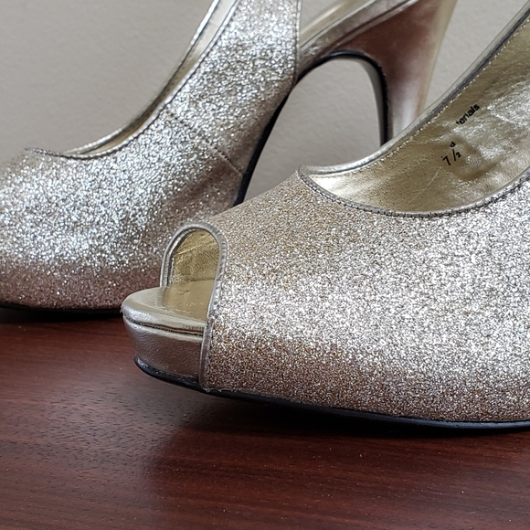 Lulu Townsend Gold Glittery Peep Toe Heels - Picture 4 of 8